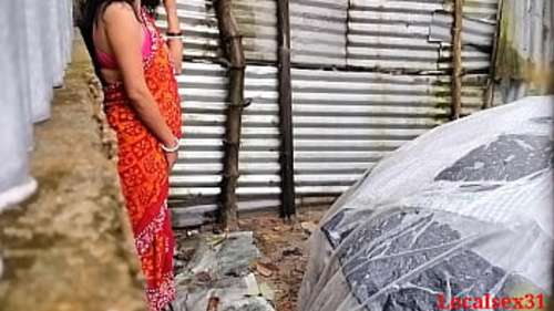 एक महिला के साथ उन्मत्त सेक्स जिसमें एक तंग योनि और बड़े नितंब वेबकैम पर एक कामुक भारतीय गांव के वीडियो में हैं
