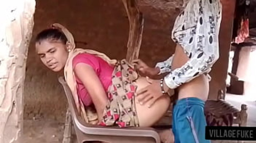 पहली बार गाँव की लड़की के लिए गुदा; गहरे और कुत्ते की शैली में कठोर।