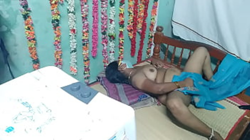 देखें वेट्रिवेल और उसकी गर्लफ्रेंड एक कामुक होममेड वीडियो में