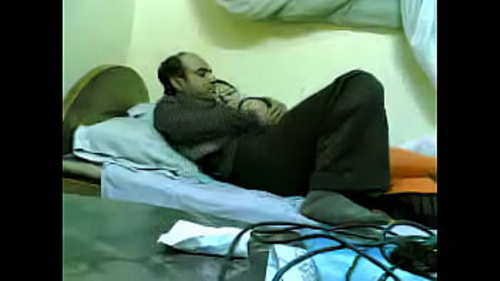 पति और सबसे अच्छे दोस्त के साथ अंतरंग मुठभेड़ देसी पोर्न ब्लॉग पर