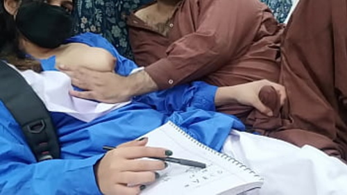 सौतेला भाई विदेश में सोबिया की तंग योनि में प्रवेश करता है