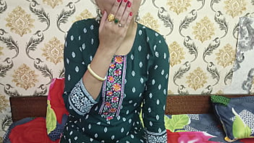 शरारती शिक्षक और छात्र एक गर्म भारतीय वीडियो में स्टीमी फोन सेक्स में लिप्त होते हैं