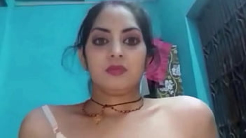 भारतीय कामुक वीडियो जिसमें चुंबन और कुनीलिंगस शामिल है।