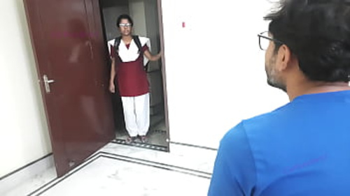 इस हिंदी सेक्स कहानी में भारत की एक भोली बंगाली लड़की का एक अजनबी द्वारा यौन उत्पीड़न किया जाता है