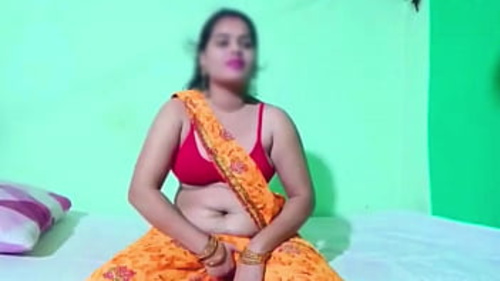 अपनी साली को खुद को संतुष्ट करते हुए देखने के बाद, साले ने उसके साथ सेक्स करने का मौका पकड़ लिया।