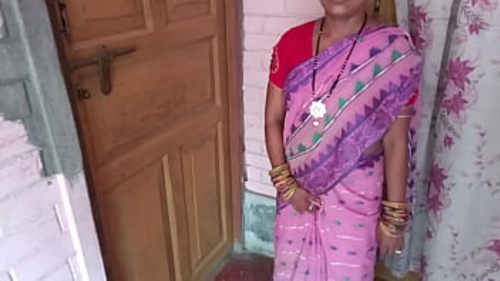 मेरी सास के साथ सेक्स करो जब वह मेरी पत्नी के बच्चे के जन्म के लिए आती है