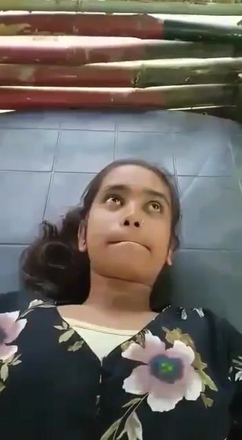 बड़ी चूत वाली बेब