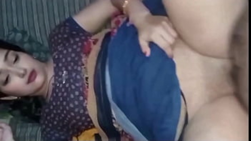 एक शादीशुदा आदमी के साथ पहली मुलाकात तीव्र स्खलन में समाप्त होती है!