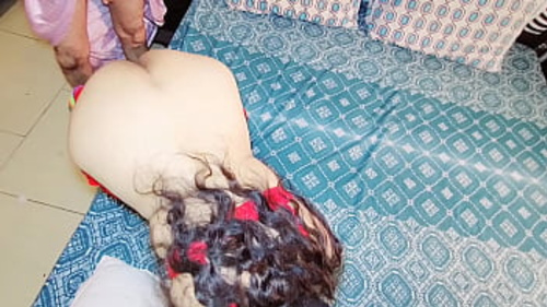 एक स्टीमी एनल एनकाउंटर एक स्टेपफादर और स्टेपडॉटर के बीच जिसमें एक अधिक वजन वाली भारतीय महिला शामिल है